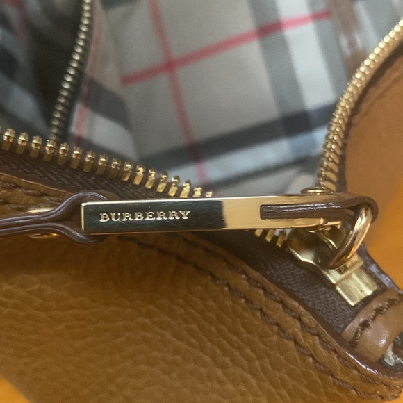 Barely used Tan Brown Burberry Leather Handbag - Picture 9 of 10